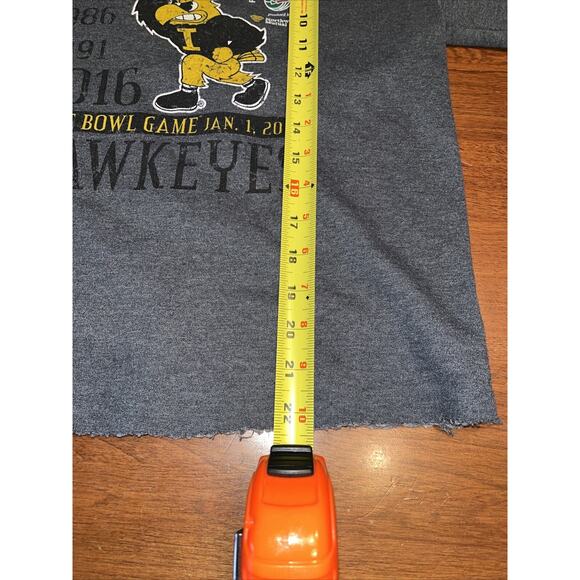 Womens Iowa Hawkeyes Rosebowl 2016 Cropped Sweatshirt Gray small - Picture 5 of 5